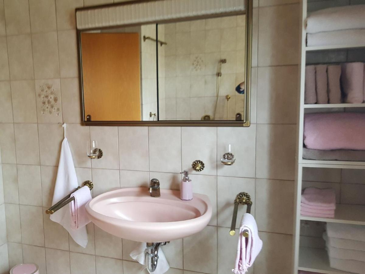 Ferienwohnungen Am Finkenweg Bestwig Bagian luar foto